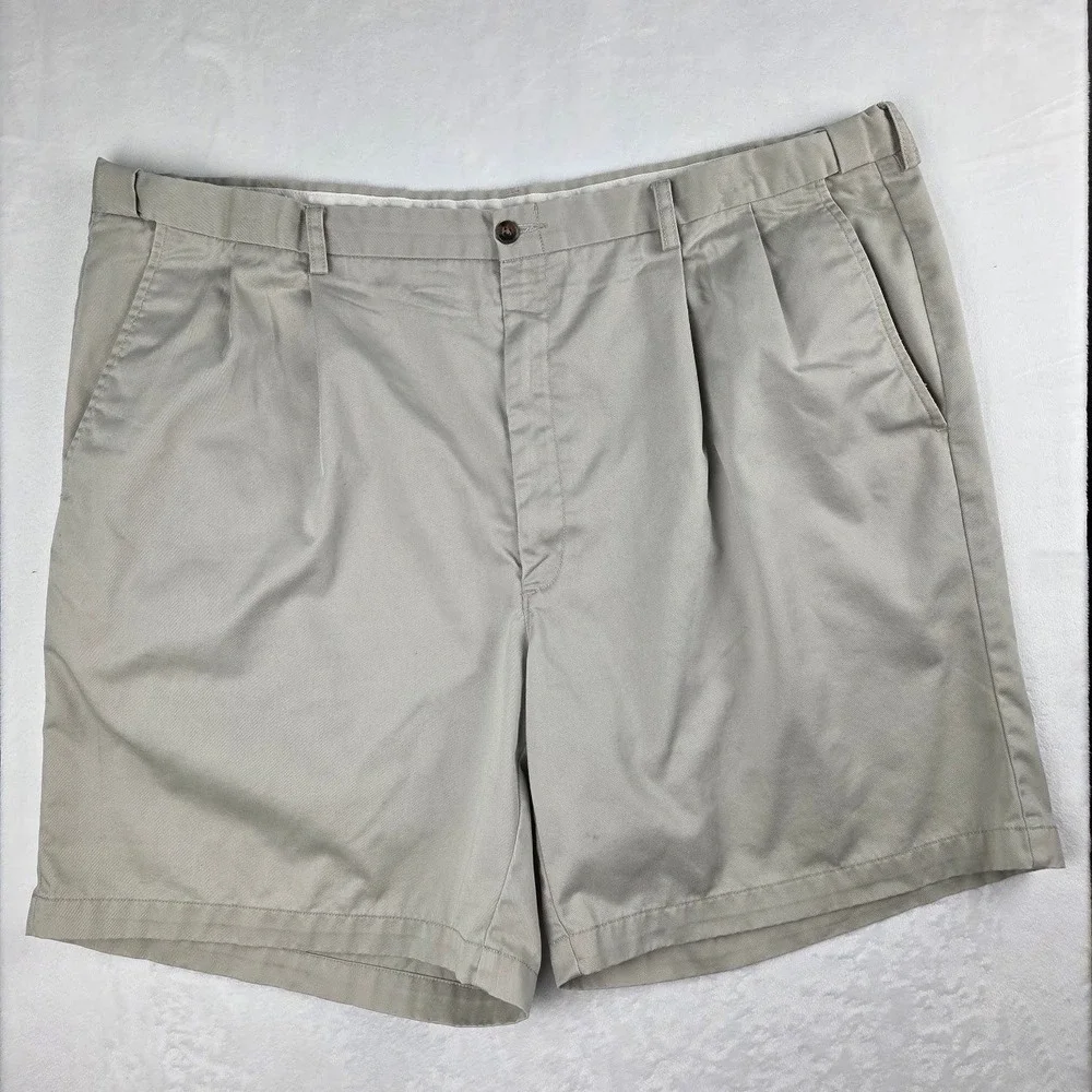 Haggar Chino Shorts Mens 44 Khaki Tan Flat Front Casual Classic Fit Excellent